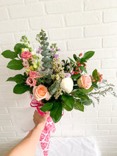 Load image into Gallery viewer, Fresh Cut Bouquet
